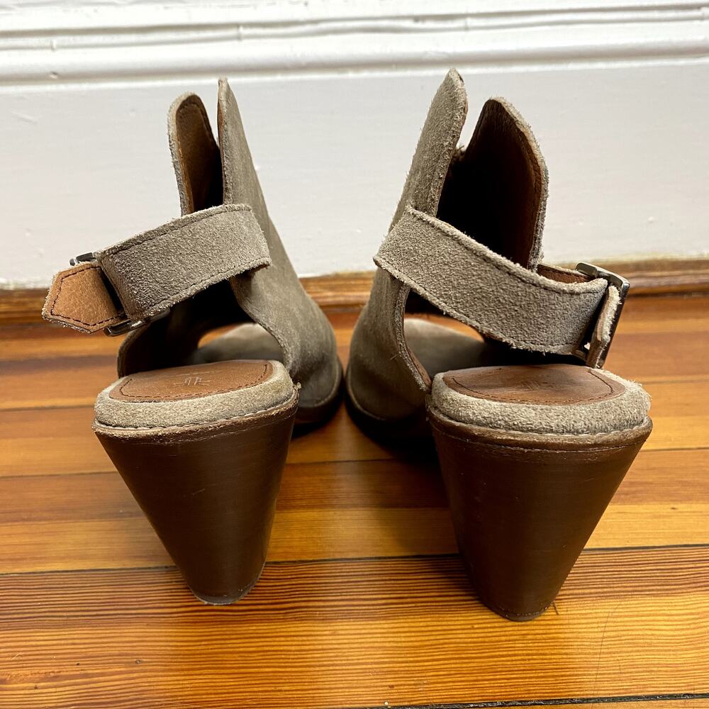 FRYE Carolina Ash Beige Suede Slingback Peep Toe V-Cut Heeled Booties Size 8.5 - Picture 7 of 11